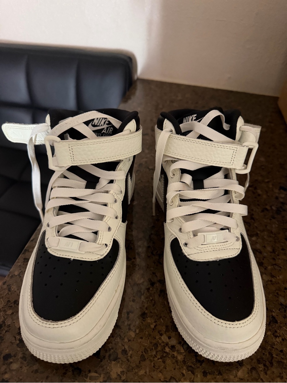 Nike womens High-Top Sneakers in Black & White size 7